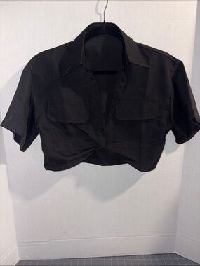 Micas Black Short Sleeve twisted crop top sz S